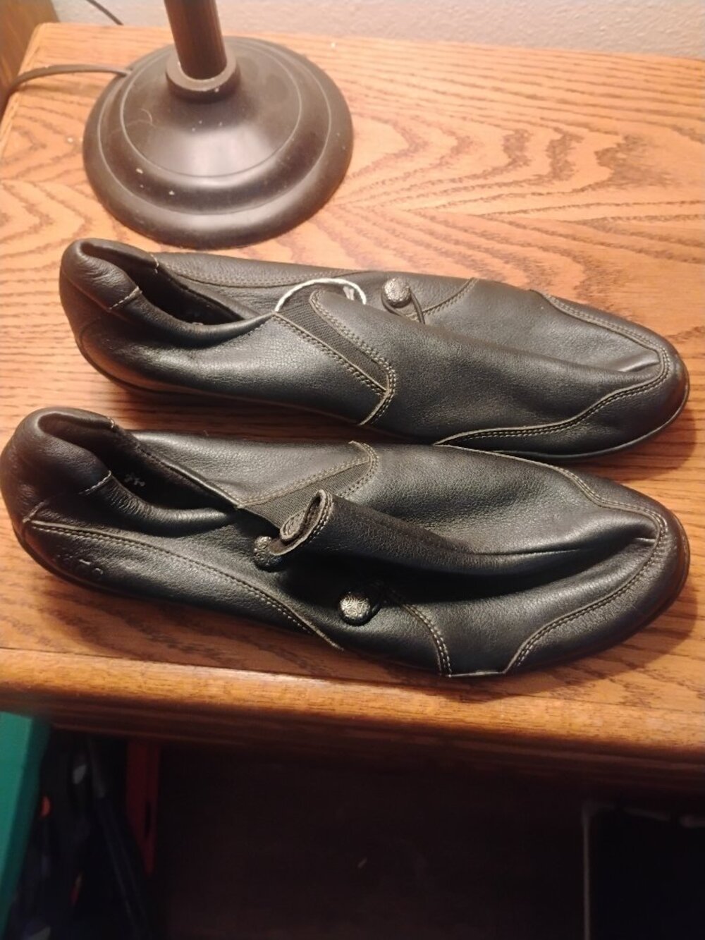 Taos Women's Black Leather Loafers Slip On Comfort Shoes Size 12